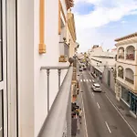1 Bedroom In شقة *
