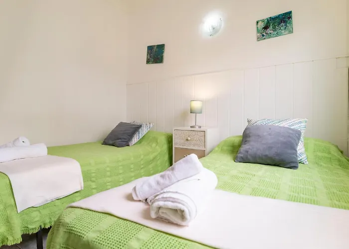 Apartment 1 Bedroom In *